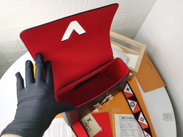 ルイヴィトンバッグ角部分ディテール